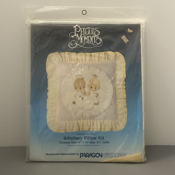 Precious Moments Pillow Kit 1984 LOVE GOES ON FOREVER 14"X 14" #1086 Vintage - Picture 1 of 5